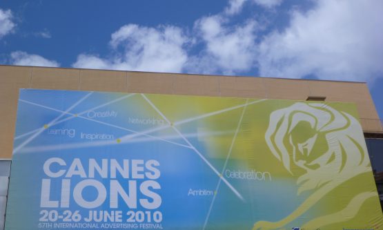 Cannes logo sky