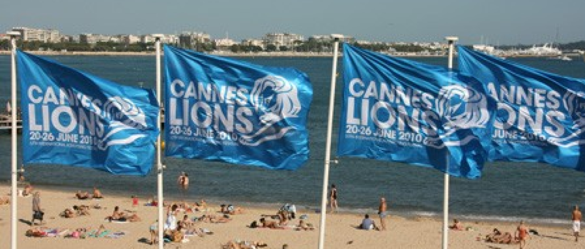 banderas y playa en cannes 2010